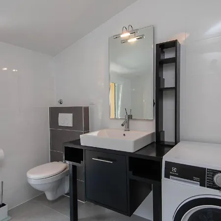 Apartment Ferienwohnung Fuer 6 Personen Ca 90 Qm In Orebic, Dalmatien Sueddalmatien